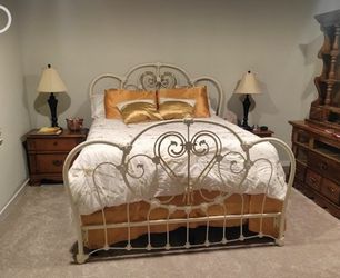 Metal Queen White And Gold Bed Headboard And Footboard Frame Retro Antique