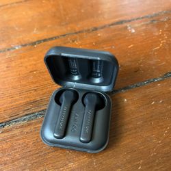 Black Bluetooth Headphones 