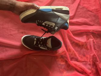 Black Jordan 3s