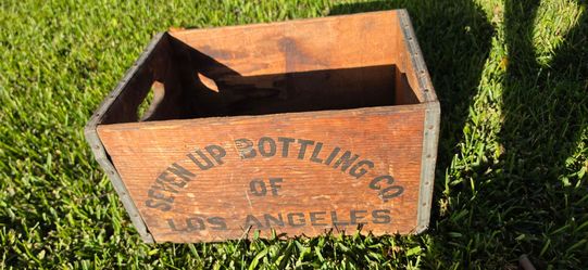 Vintage Seven Up Bottling Co. of Los Angeles wooden soda crate.