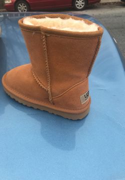 Ugg boots Brand new never been used size 1 and 150 for both