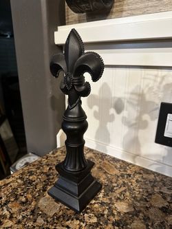 Fleur-de-Lis Decorative Figurine
