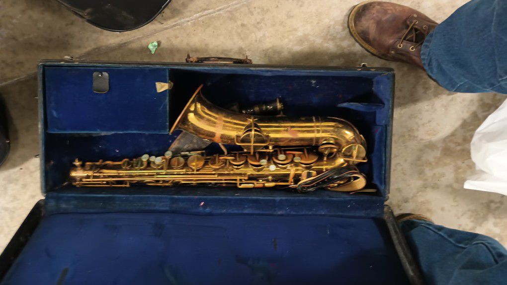 Gretsch 1921 Saxophone In Original Case Needs Restoration 