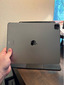 iPad Pro 12.9” w/Cellular, Magic Keyboard & Pencil