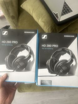 SENNHEISER Headphones 