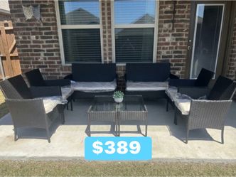 New inbox patio set with cushions (we finance and deliver)