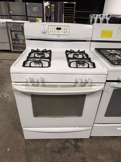 Kenmore white 4 burner range stove