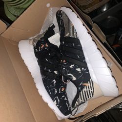 Women Flourel Adidas Sneakers