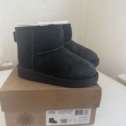 UGG MINI CLASSIC BLACK BOOTS TODDLER SIZE 10 Winter Boots