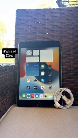 iPad Mini 4 128gb. Like New And Unlocked! 