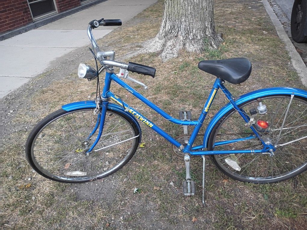 Schwinn Collegiate Cruiser 85
