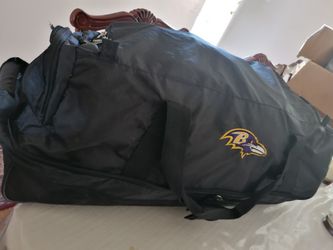 Like new Duffle black bag