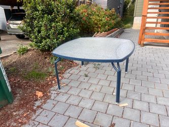 Outdoor table and chairs