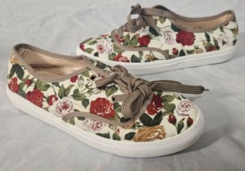 Floral Lace up Sneakers