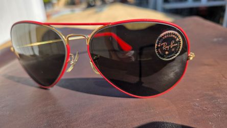 Red Vintage Ray ban
