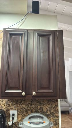 dark walnut kit be. cabinets top  position.