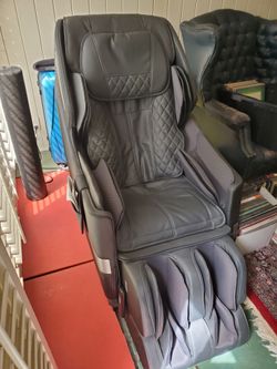 OSAKI 3D MASSAGE CHAIR! PERFECT CONDITION!