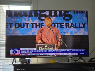 50" Samsug  smart TV excellent condition with all components.