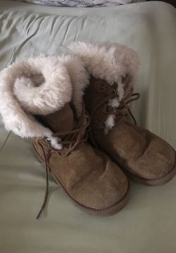 Girls Ugg boots size 2