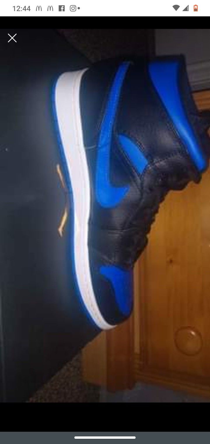 Nike Air Jordan 1 Mid Hyper Royal