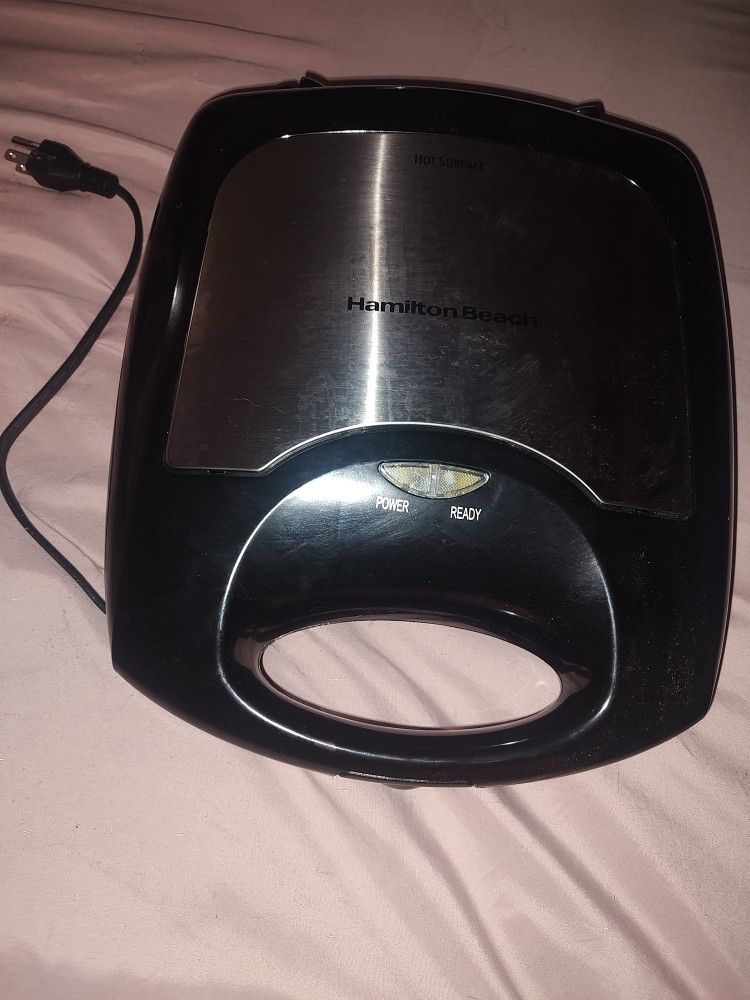 Hamilton Beach Waffle Maker Used Once. 