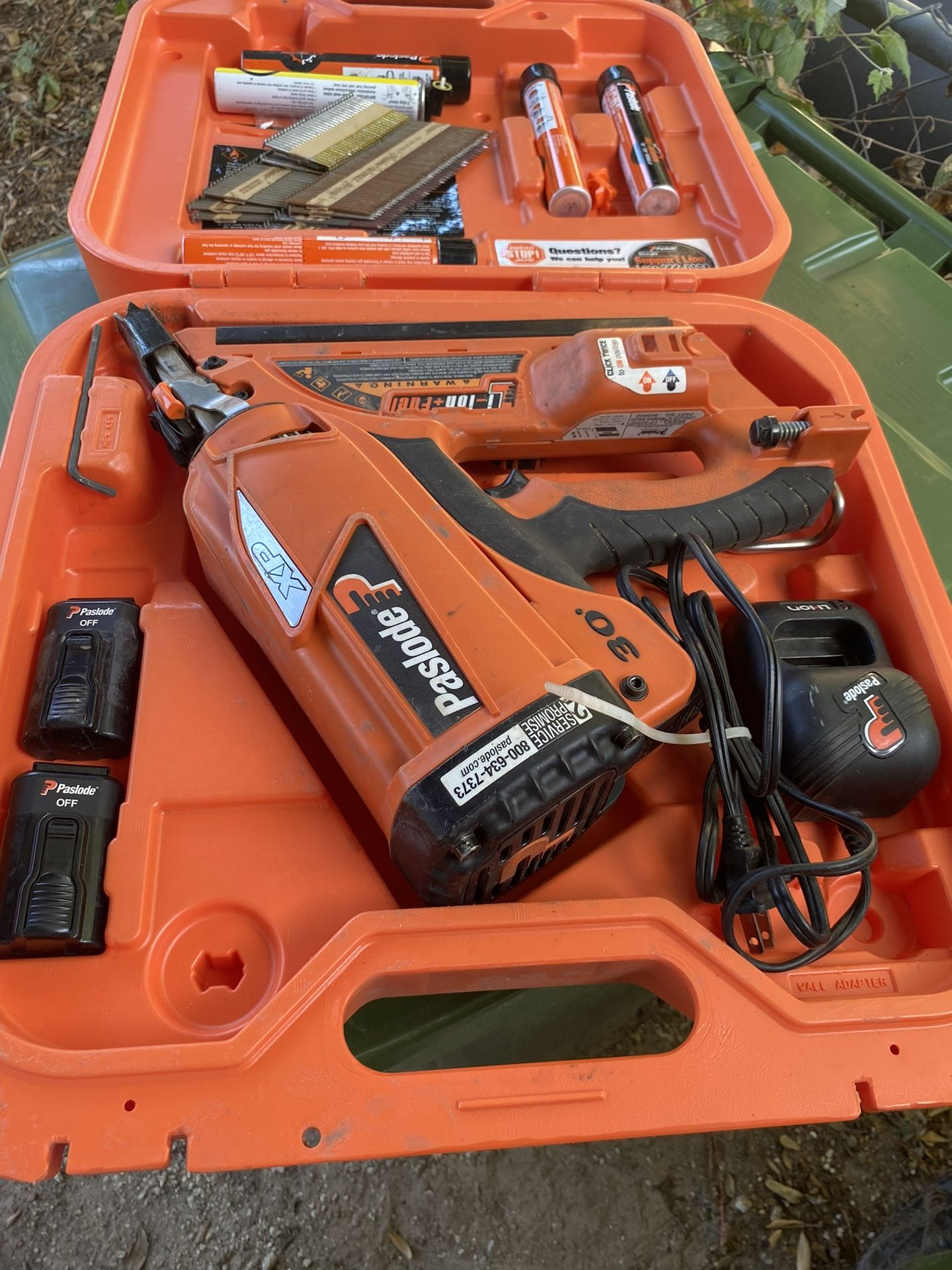 Framing Gun And Finish Nailer Gun for Sale in Granbury, TX OfferUp