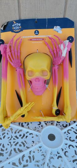 Hyde & EEK Skeleton Groundbreaker 5-Piece Halloween Decoration