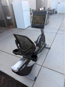 NordicTrack Commercial R35- slightly used- with Touchscreen