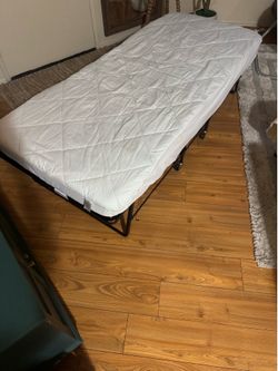 Brand new rolls away mattress