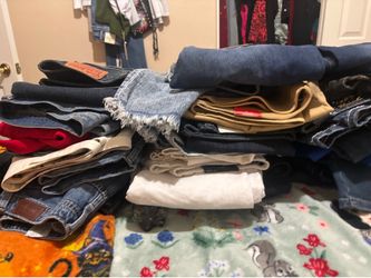 MUST SELL BULK CLOTHING LOT 25 JEANS + 9 SHORTS - 1 Capri 35 PIECES TOTAL