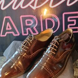 La Milano Oxford ShoesMens 8.5 Brown Leather Italian  Lace Up Cap Toe A92003


The La Milano Oxford Shoes are stylish and high-quality men's dress sho