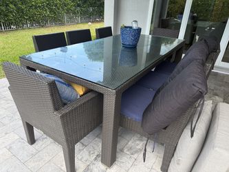 RH Restoration Hardware Outdoor Dining Table and chairs