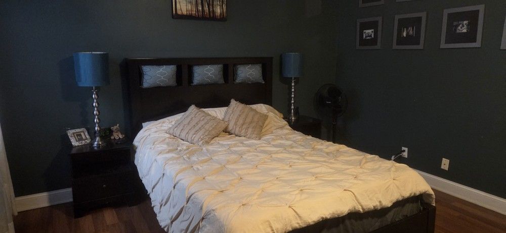 Queen Bedroom Set