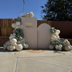 Balloon Garland Setup 