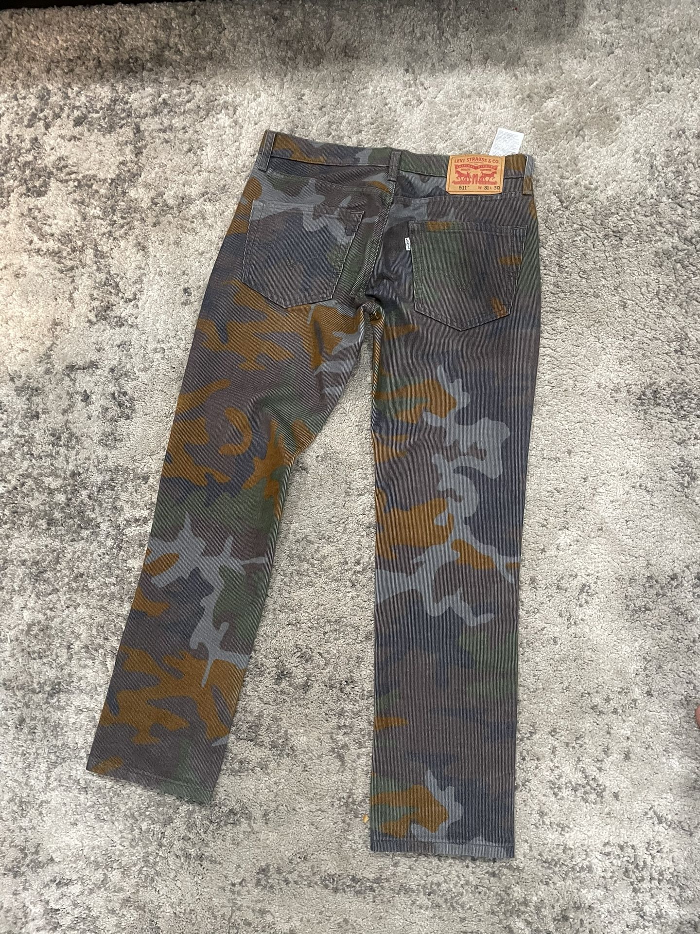 Levi’s Camo Size 31/30