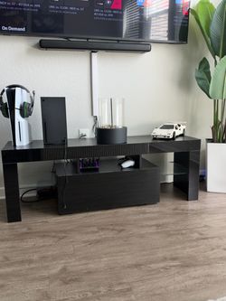 Tv stand / entertainment system