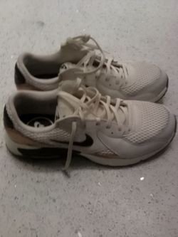 Nike Air Max Sneakers Cream and Black