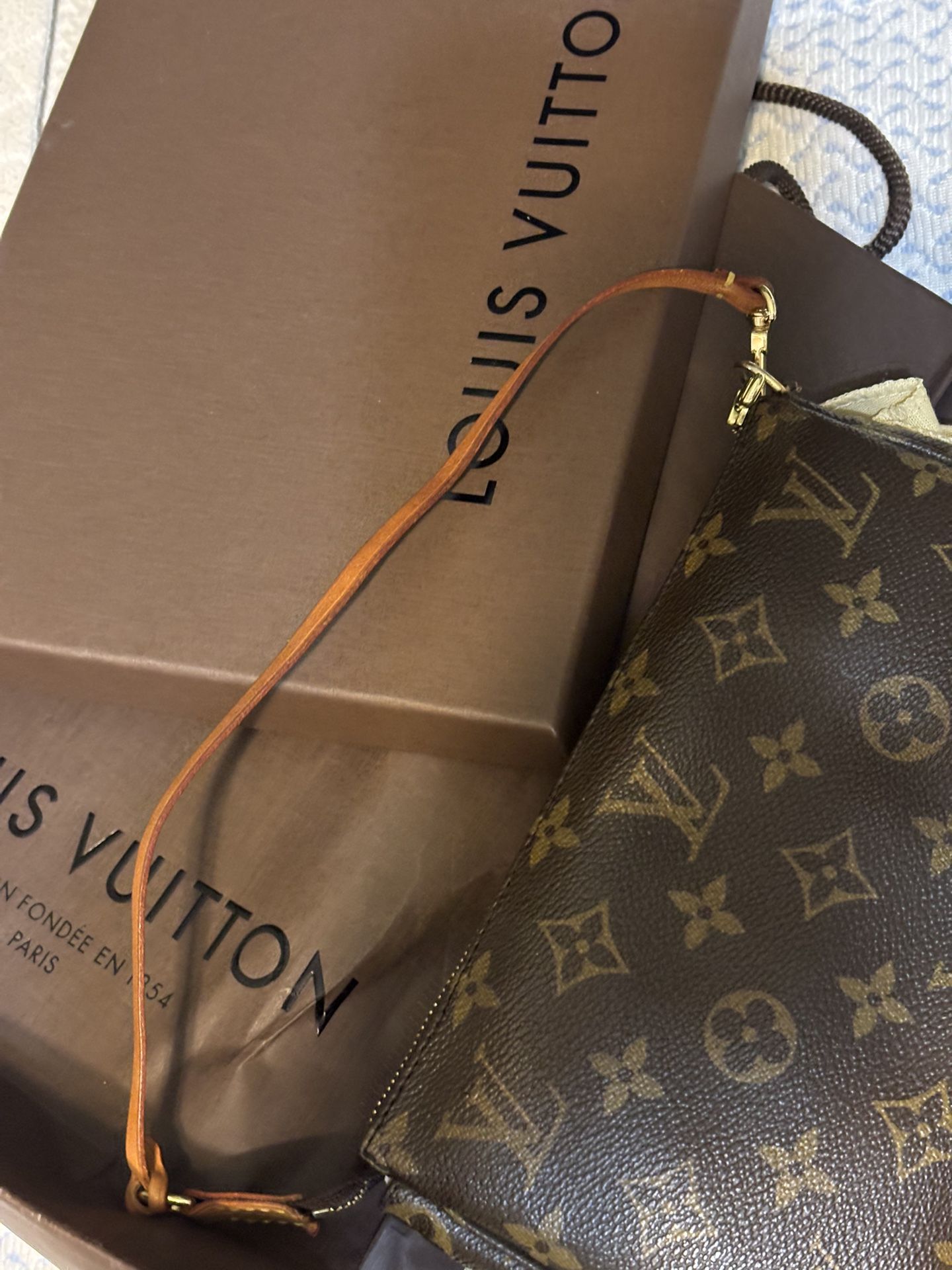 Louis Vuitton Pochette
