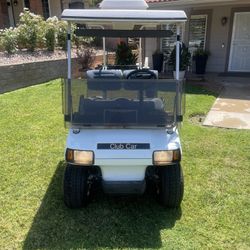GOLF CART. CLUB CAR