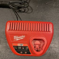 Milwaukee M12 Charger