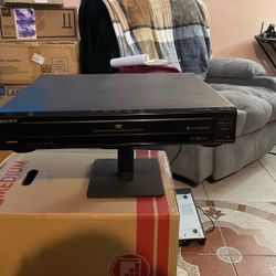SONY 5 Disc Carousel/Change/CD Changer HIGH DEFINITION  DVP-NC85H