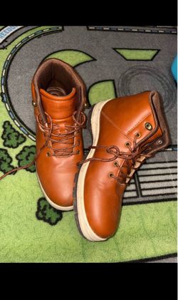 Men’s 8.5 nonslip work boots