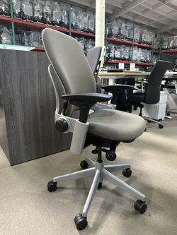 Steelcase Leap V2 