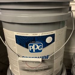 Interior/Exterior Paint (Decorator’s White)