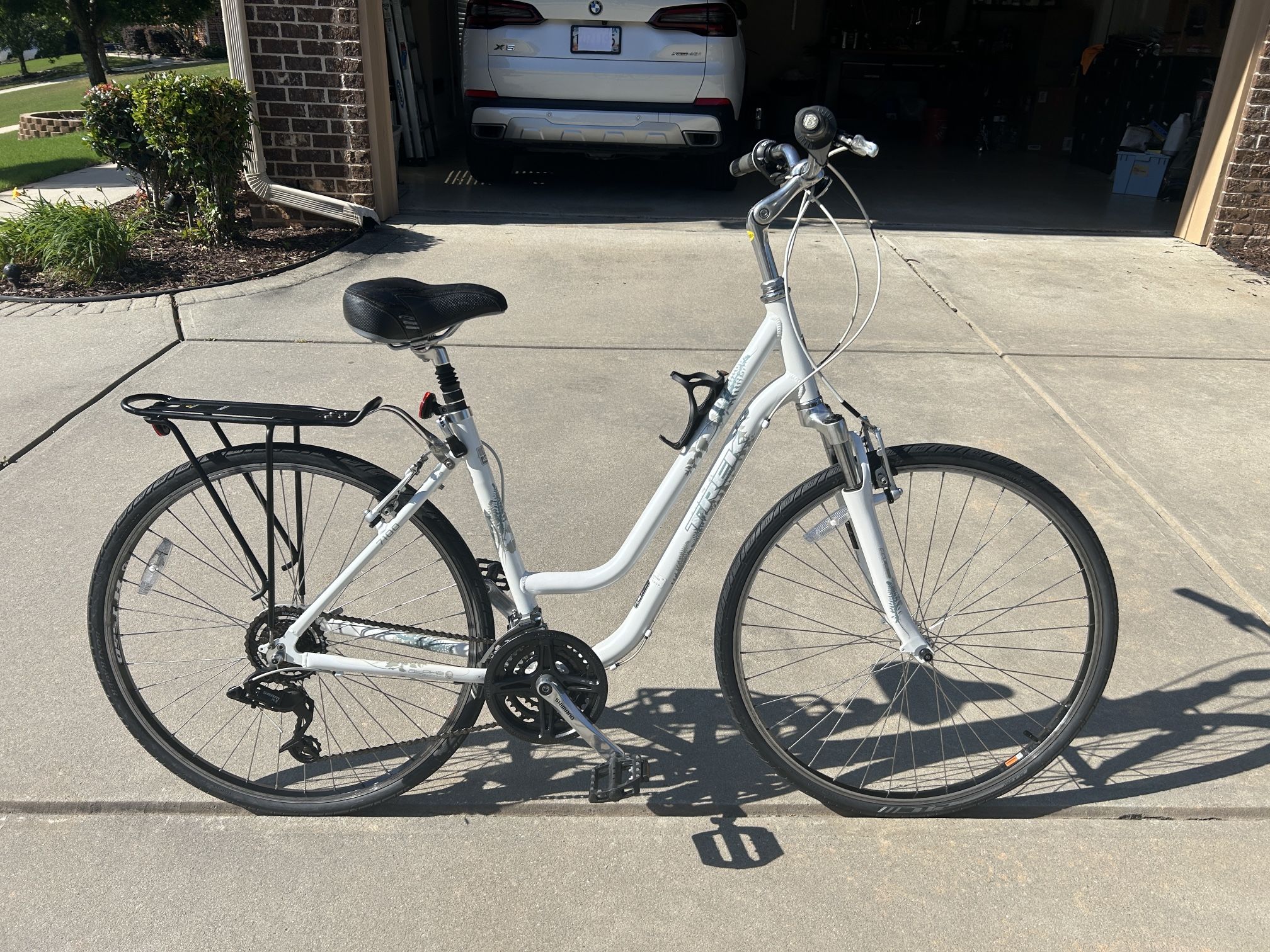 Trek 7100 Women’s Bike Size Large 19”