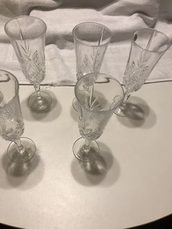 Six cups like new excellent condition all$20