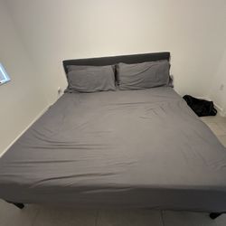 🛏️ King Bed Frame + Memory Foam Mattress – Must Go Today! (Best Offer) 🛏️