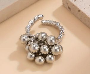 Dangle Decor Ring