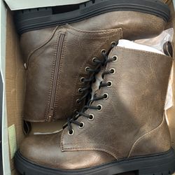 Brand New Never Worn Women’s Boots 