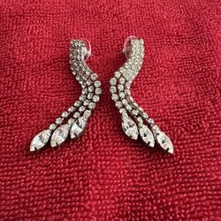 Beautiful Women’s Earrings 